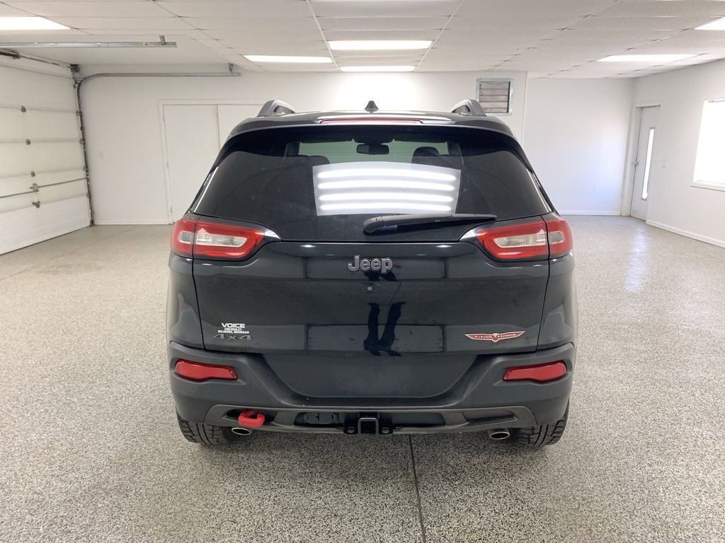 Used 2018 Jeep Cherokee Trailhawk w/ Cold Weather Group AWD/4WD image 7