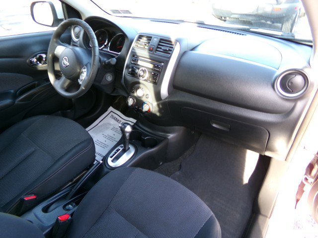 Used 2014 Nissan Versa SV FWD image 12