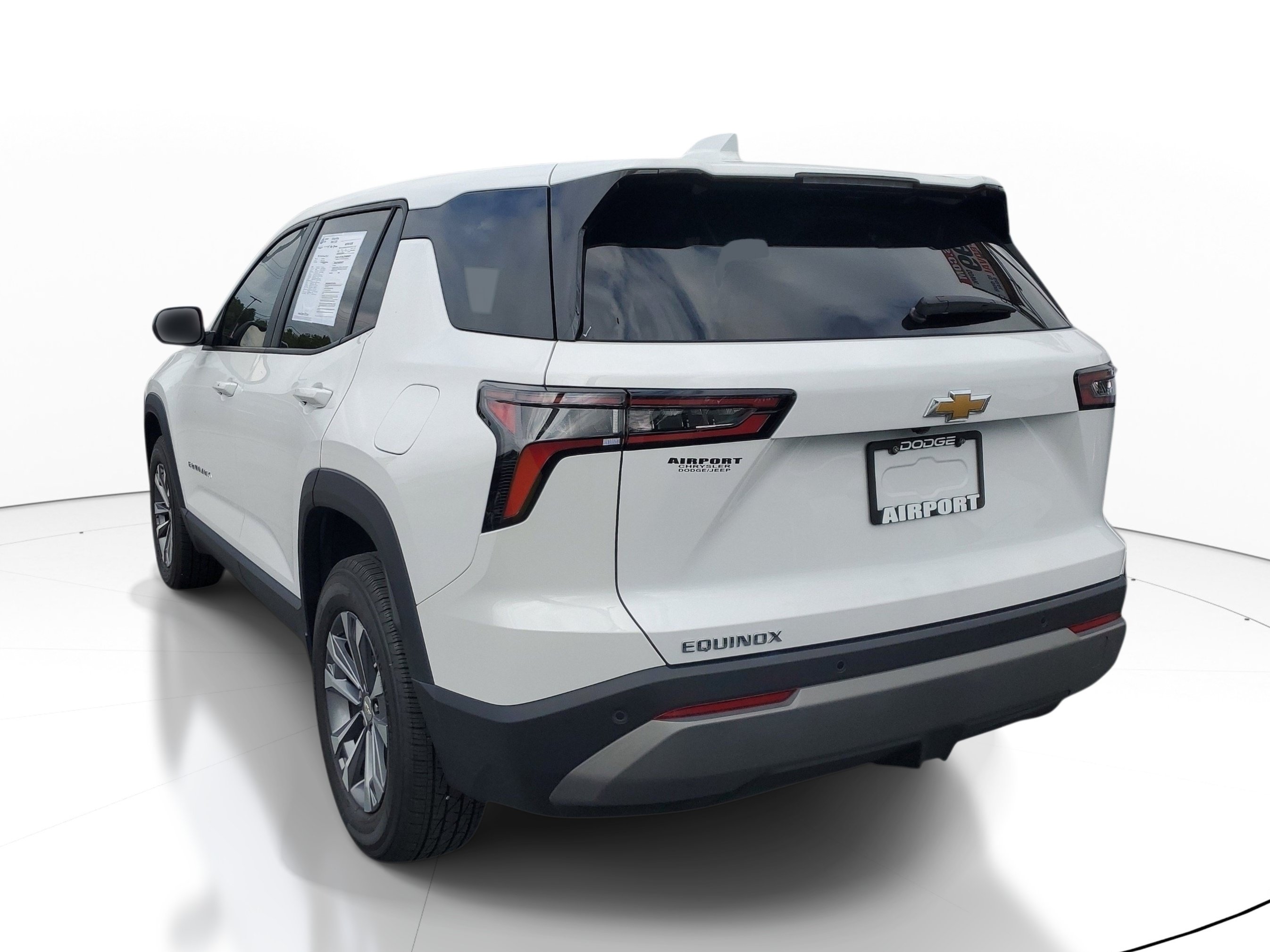 Used 2026 Chevrolet Equinox LT FWD image 4