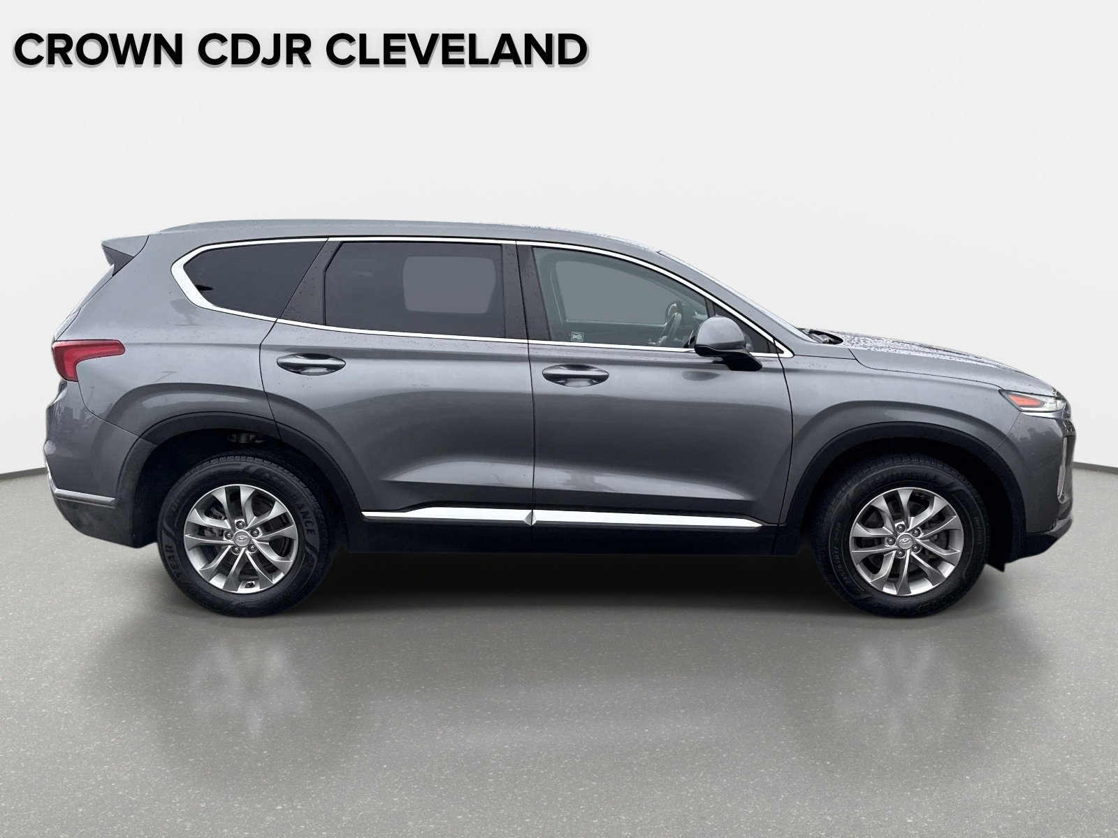 Used 2019 Hyundai Santa Fe SE FWD image 3