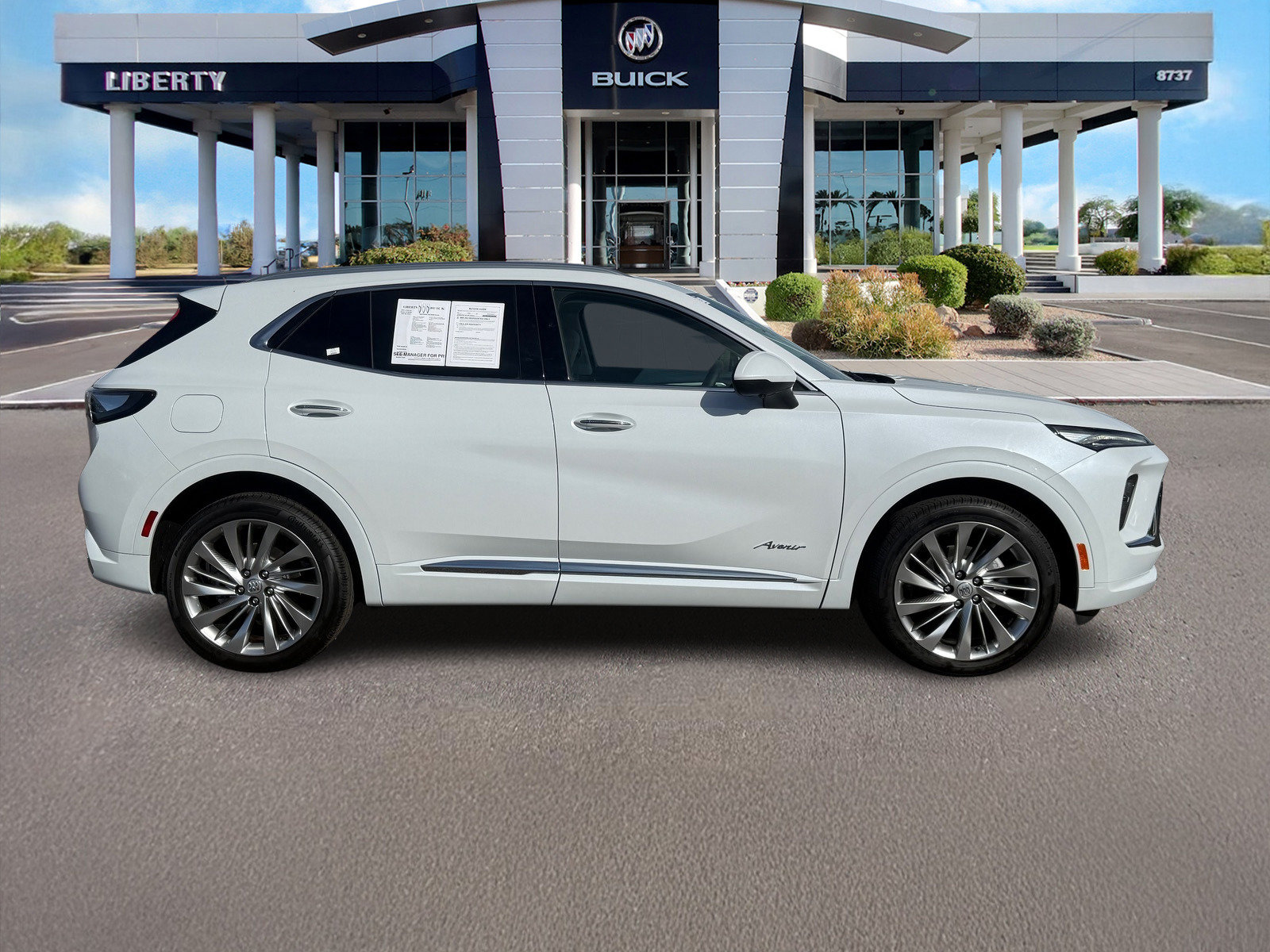 Used 2025 Buick Envision Avenir AWD/4WD image 2