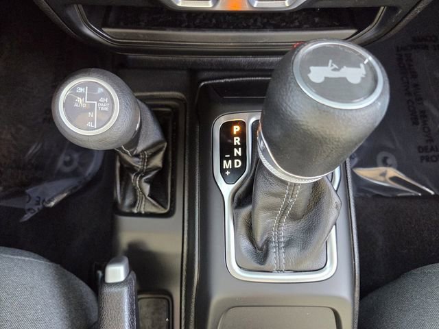Used 2025 Jeep Wrangler Unlimited Sahara w/ Safety Group AWD/4WD image 29
