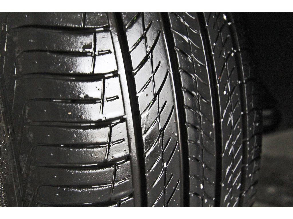 Used 2025 Chevrolet Trax LT w/ Driver Confidence Package FWD image 28