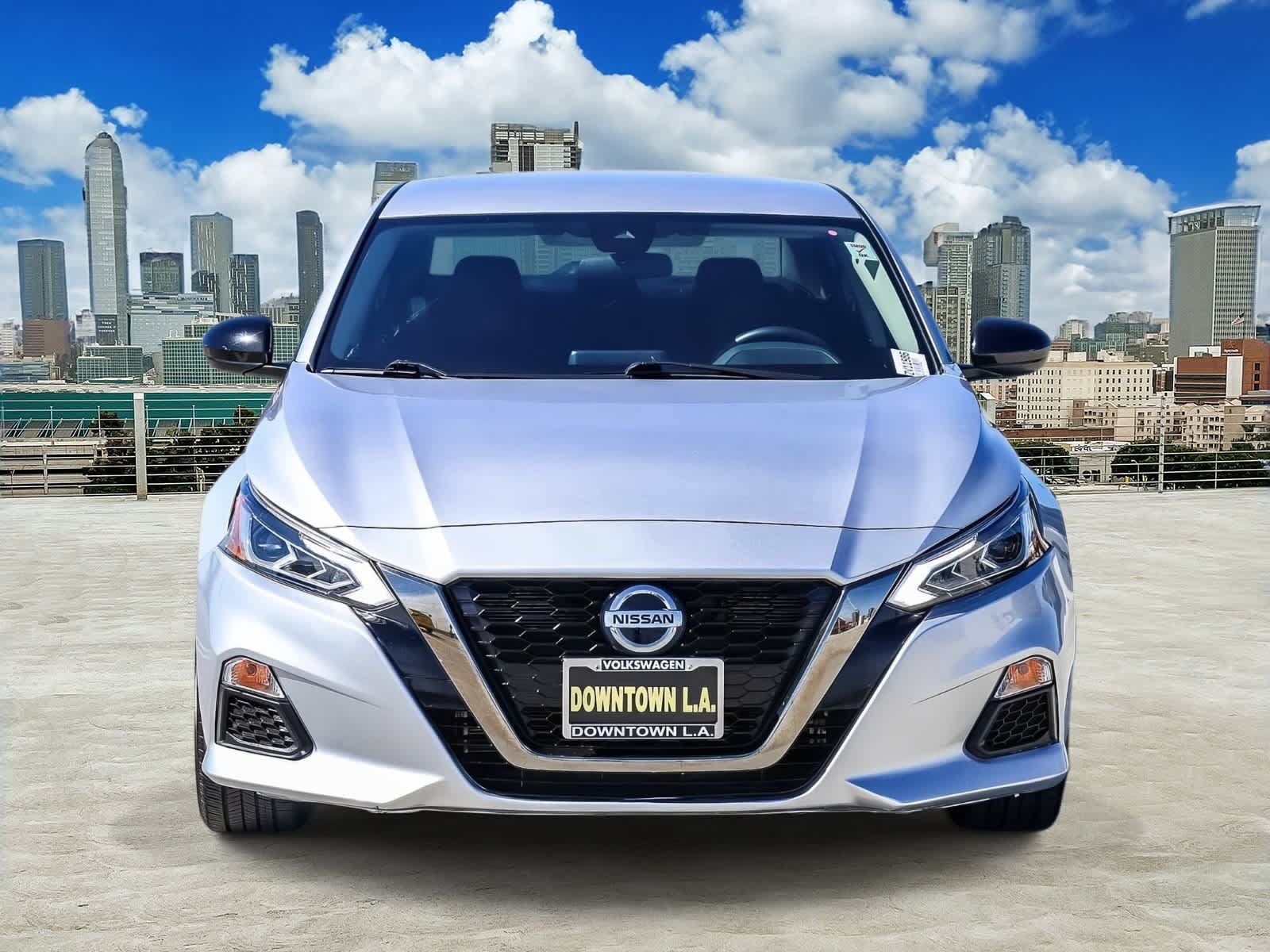 Used 2020 Nissan Altima 2.5 SR FWD image 2