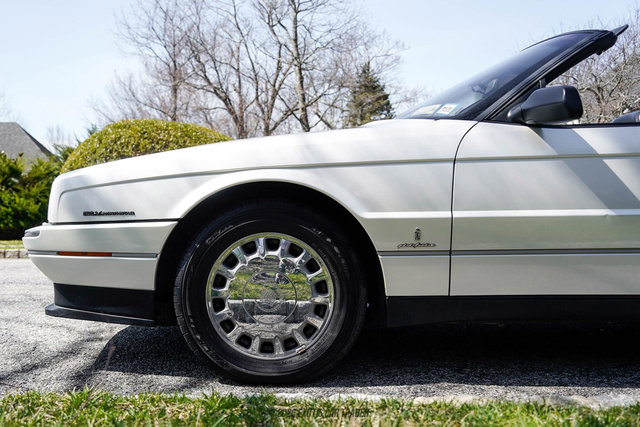 Used 1993 Cadillac Allante FWD image 4