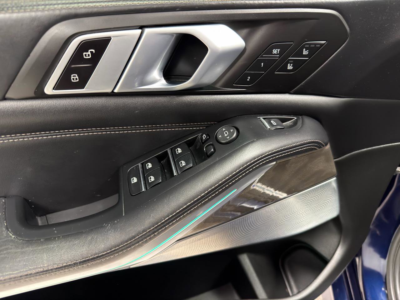 Used 2020 BMW X5 M50i w/ Executive Package image 15