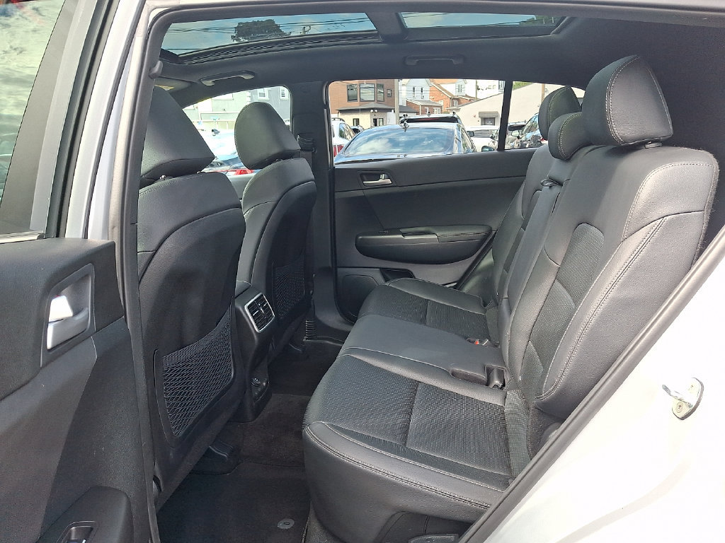 Used 2022 Kia Sportage Nightfall Edition AWD/4WD image 9
