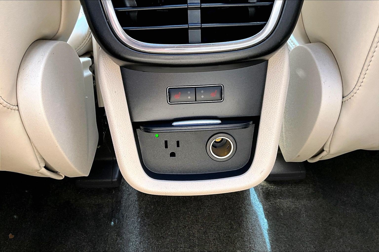 Used 2018 Lincoln MKX Reserve w/ Driver Assistance Package AWD/4WD image 38