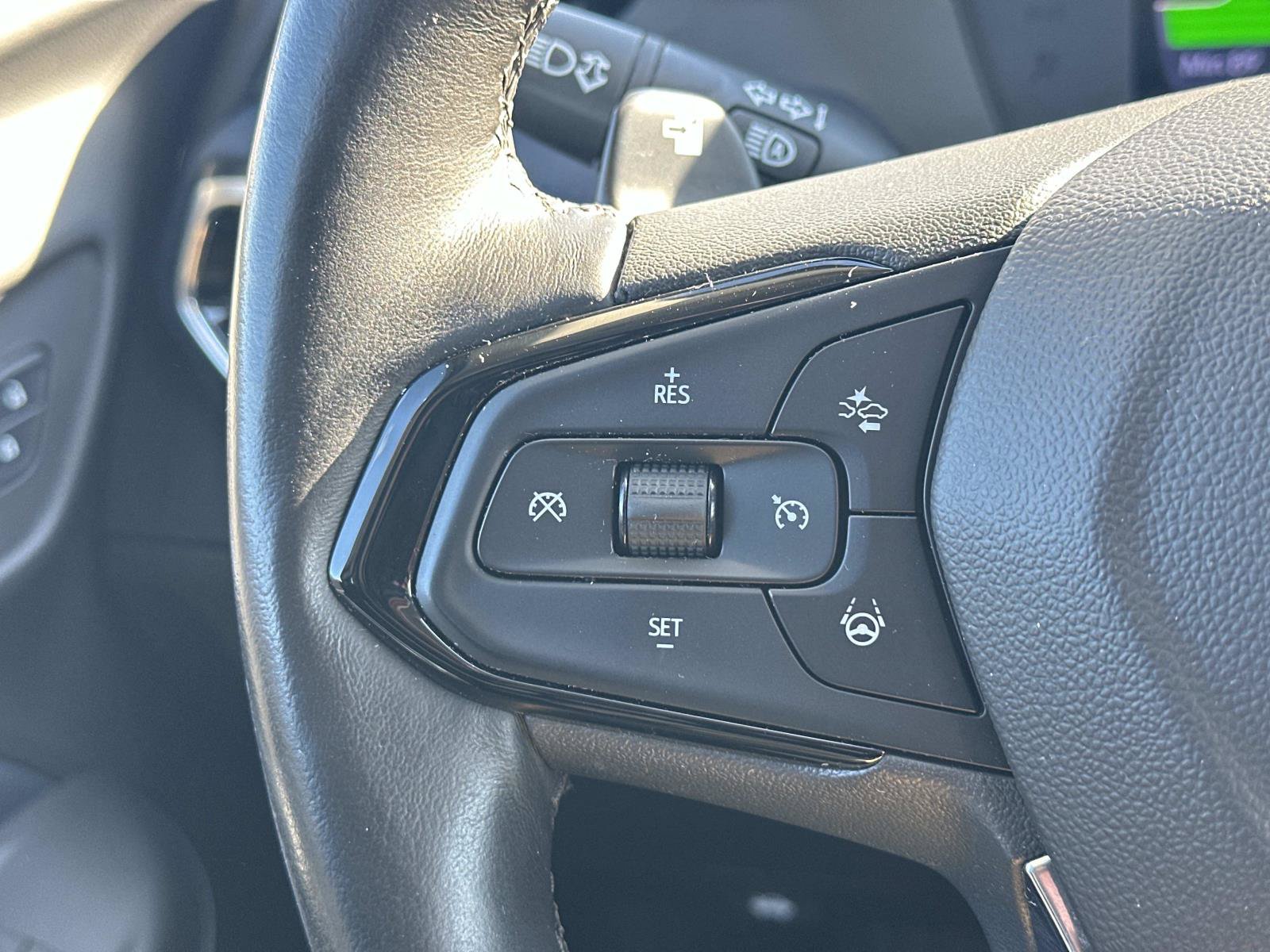 Certified 2023 Chevrolet Bolt EUV Premier w/ Sun & Sound Package FWD image 21