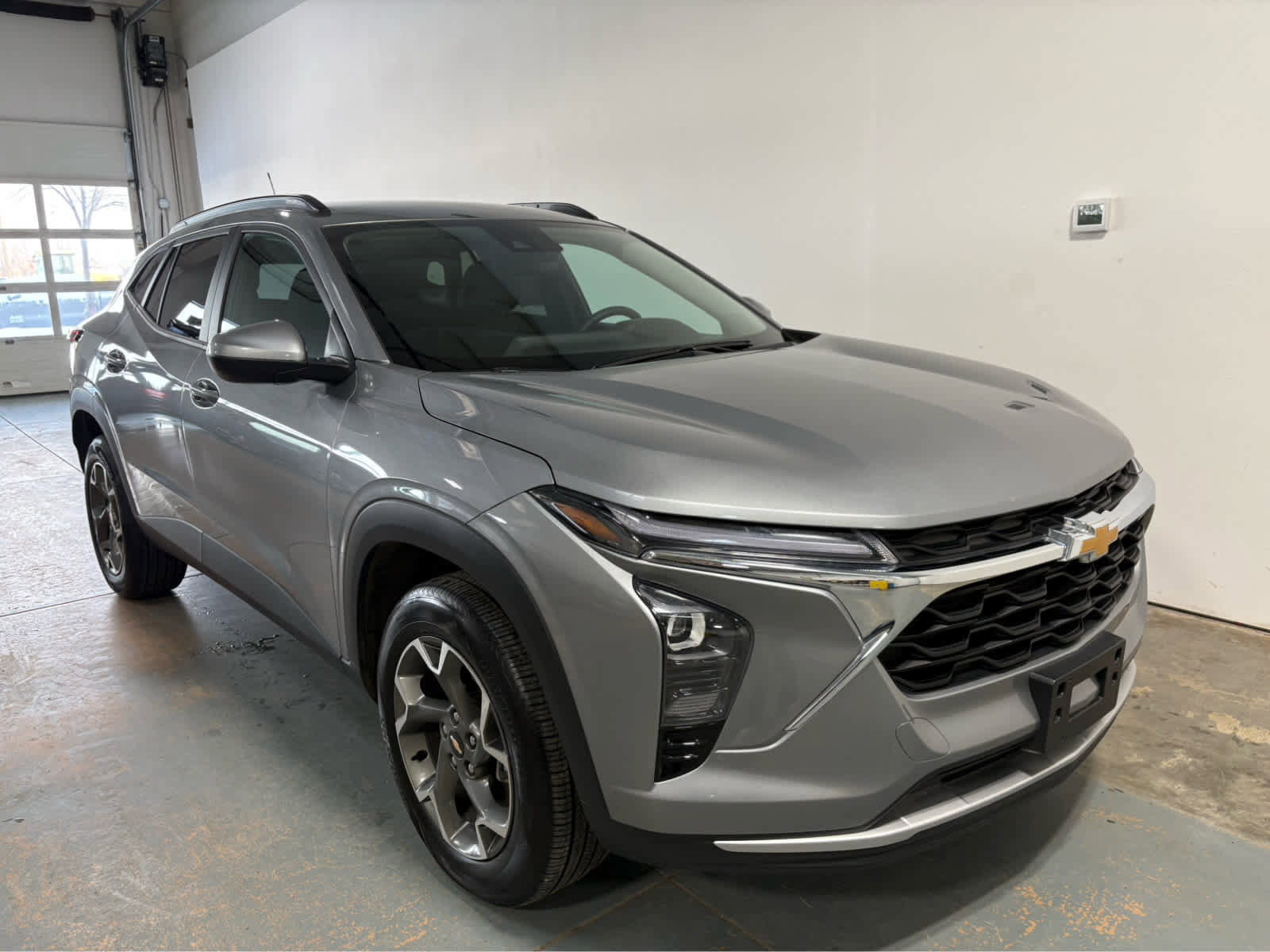 Certified 2025 Chevrolet Trax LT w/ LT Convenience Package image 5