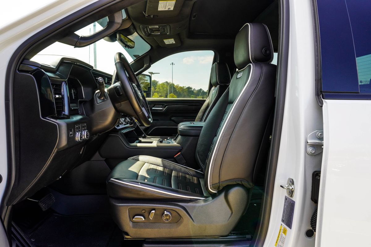 Used 2026 GMC Sierra 2500 AT4X AWD/4WD image 32