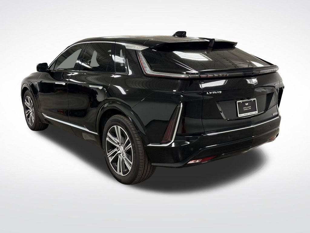 New 2025 Cadillac Lyriq Luxury RWD image 14