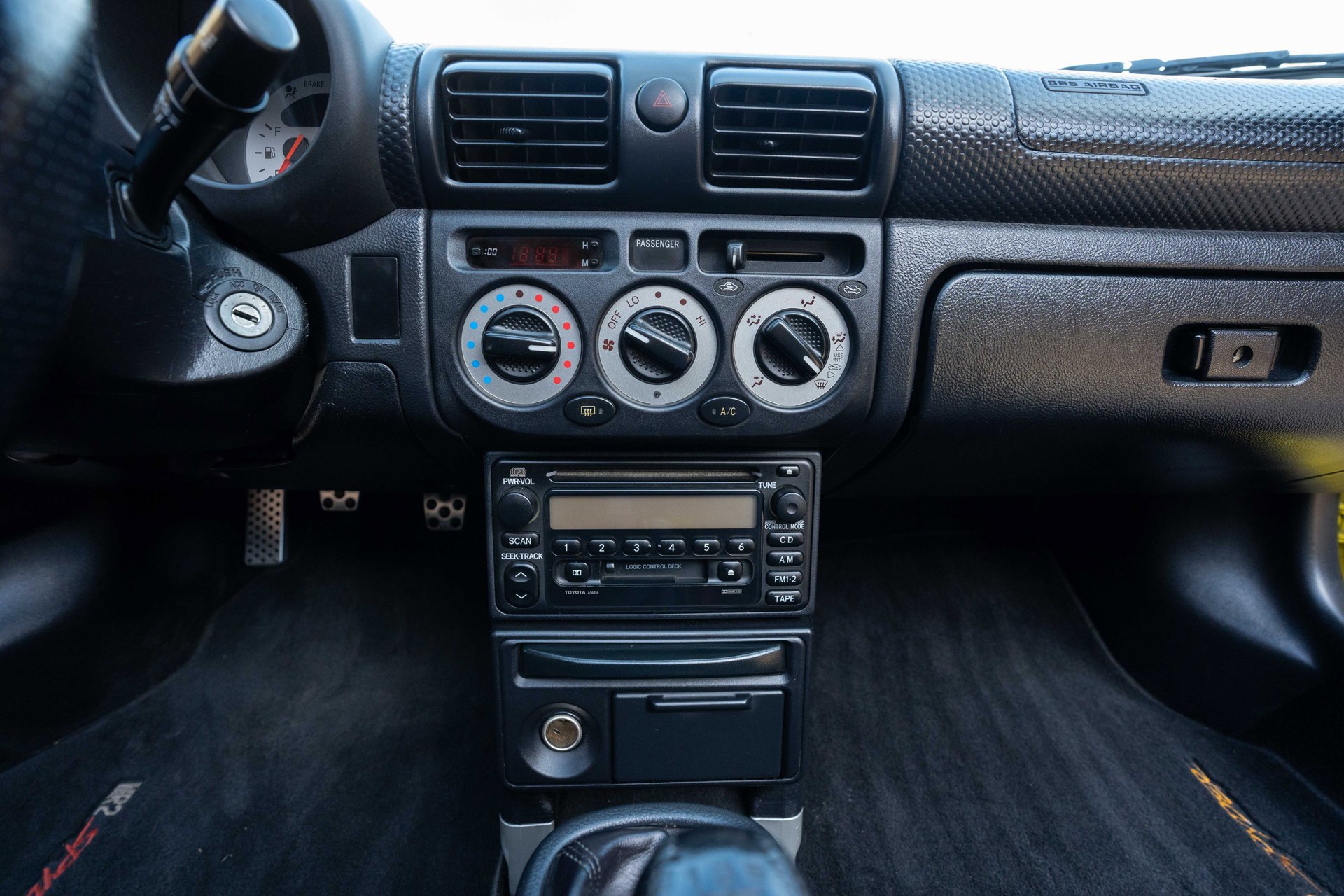 Used 2001 Toyota MR2 image 36