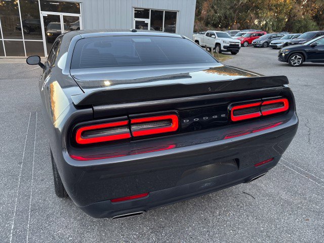 Used 2019 Dodge Challenger SXT image 7