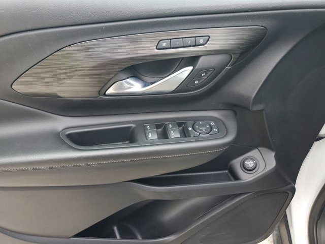 Used 2023 GMC Terrain SLT image 26