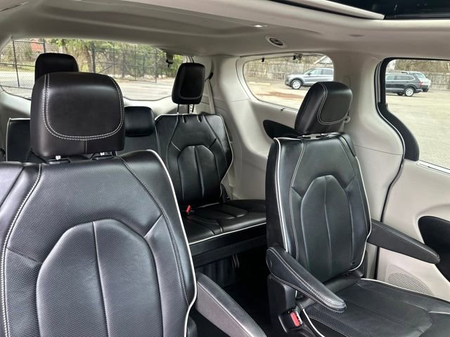Used 2023 Chrysler Pacifica Limited image 15
