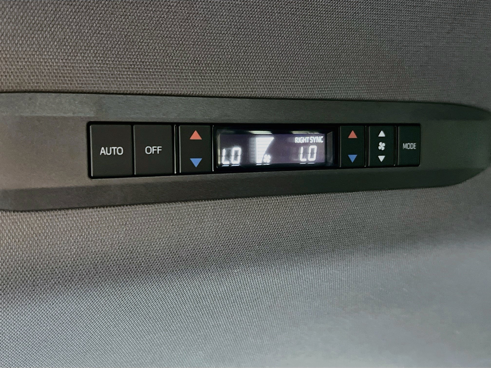 Used 2022 Toyota Sienna XSE AWD/4WD image 26