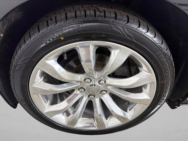 Used 2020 Chrysler 300 Limited RWD image 13