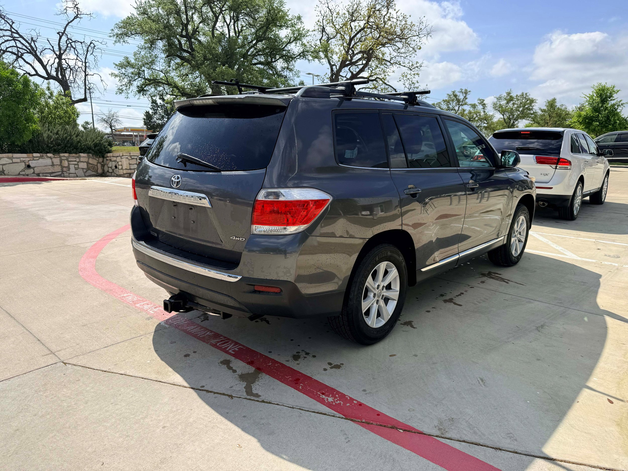 Used 2011 Toyota Highlander SE w/ Tow Pkg AWD/4WD image 6