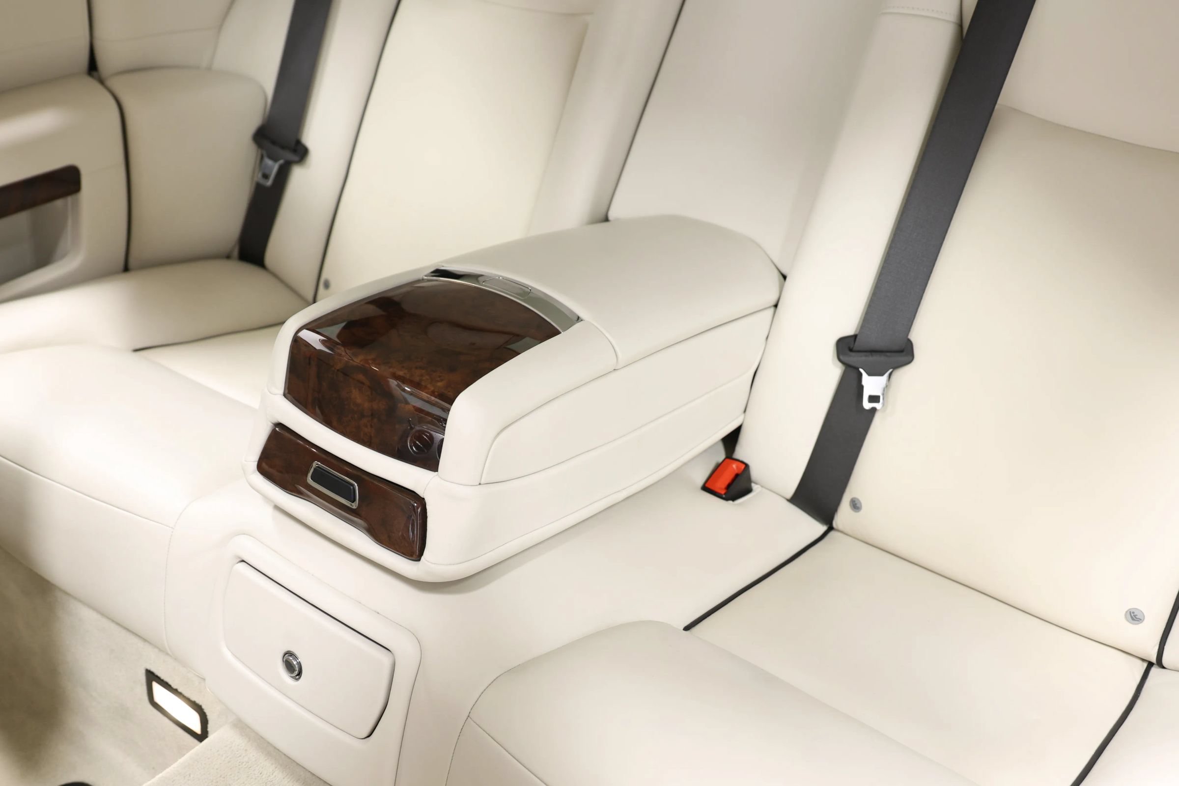 Used 2017 Rolls-Royce Ghost RWD image 65