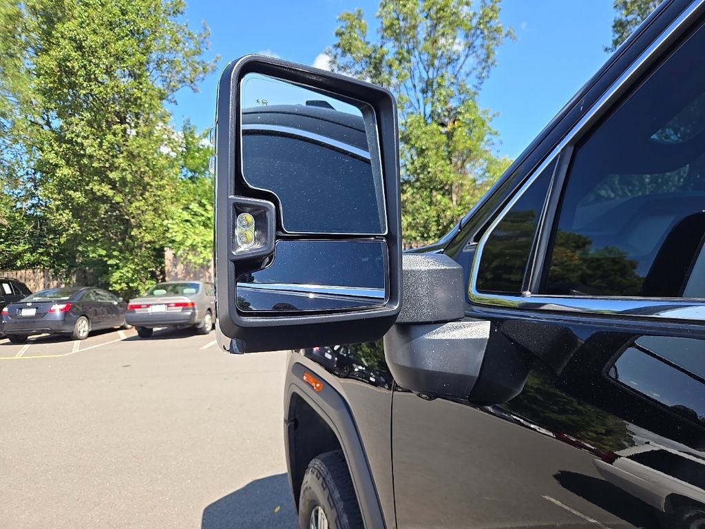 Used 2024 GMC Sierra 2500 Denali w/ Denali Reserve Package AWD/4WD image 13
