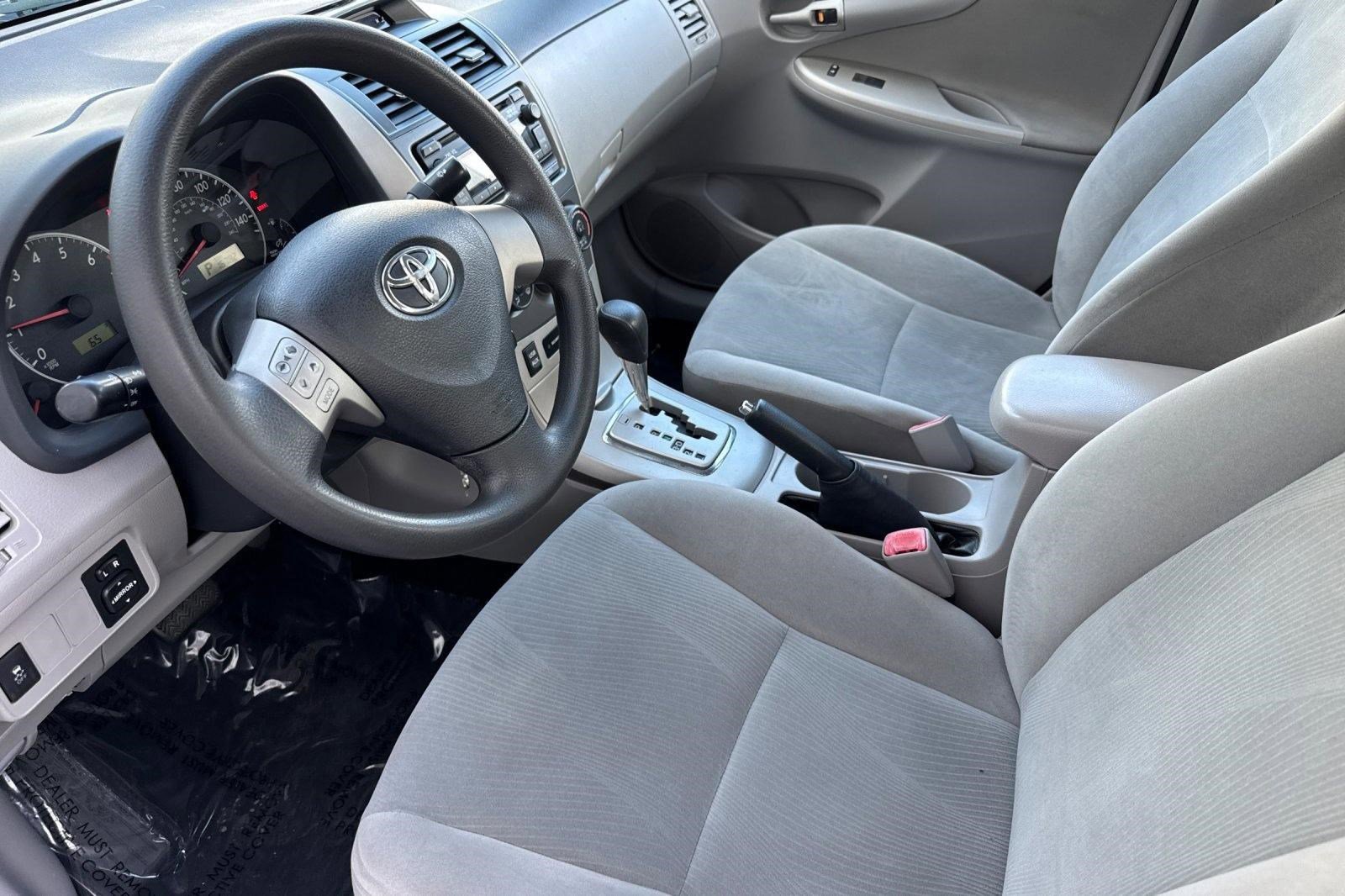 Used 2012 Toyota Corolla LE image 4