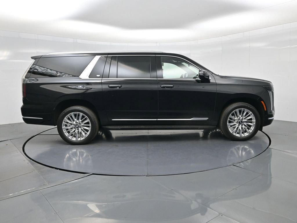 Used 2025 Cadillac Escalade ESV Premium Luxury image 18