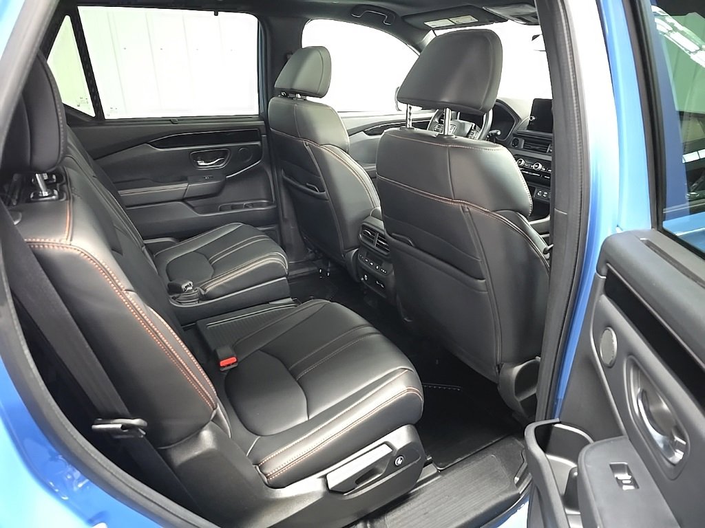 Used 2023 Honda Pilot TrailSport image 18