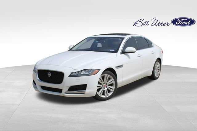Used 2016 Jaguar XF Premium RWD image 1