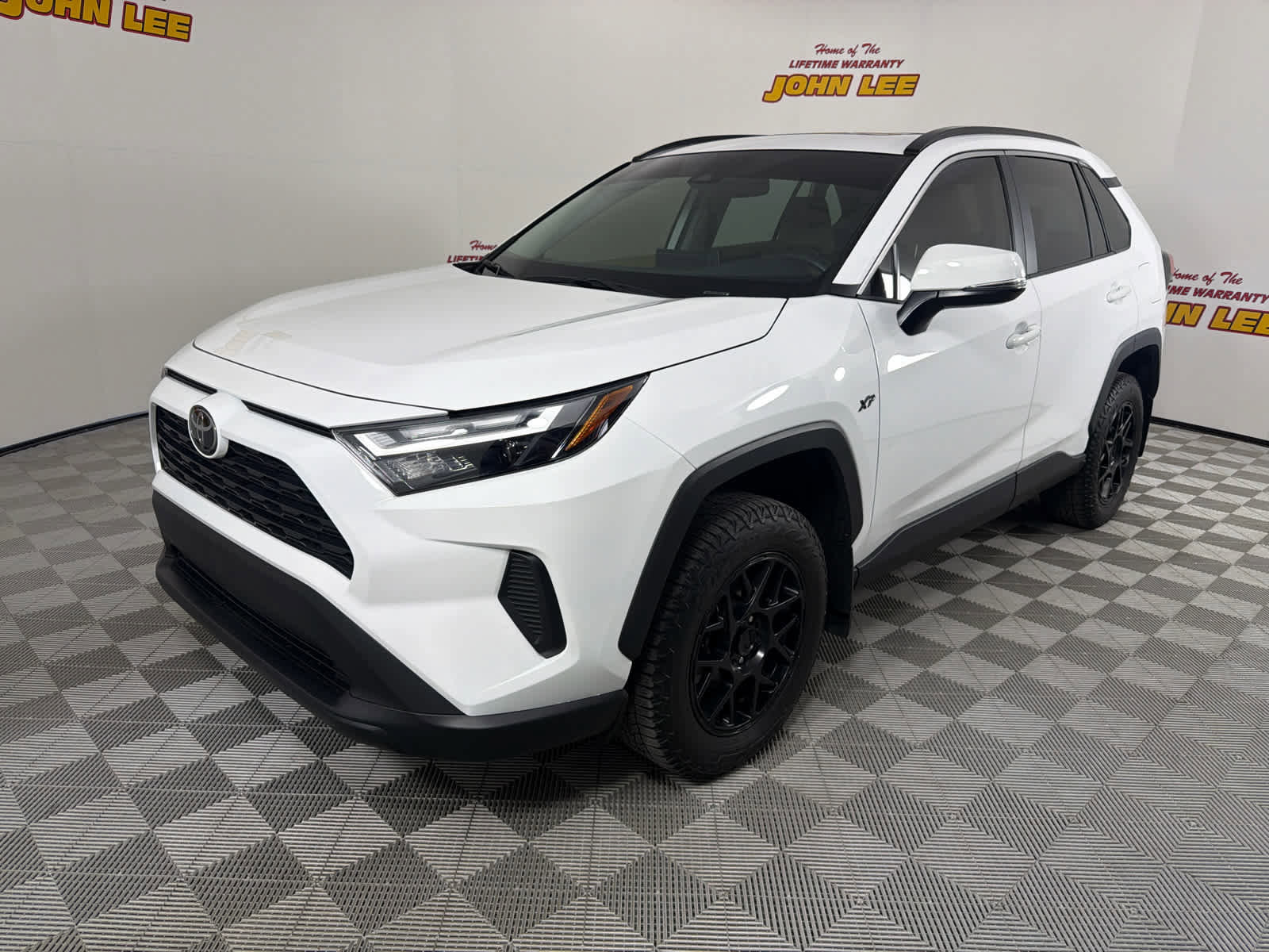 Used 2024 Toyota RAV4 XLE w/ Convenience Package FWD image 1