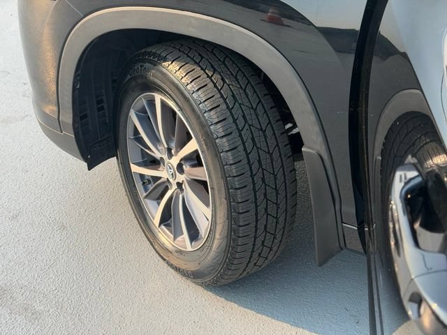 Used 2018 Toyota Highlander XLE AWD/4WD image 25