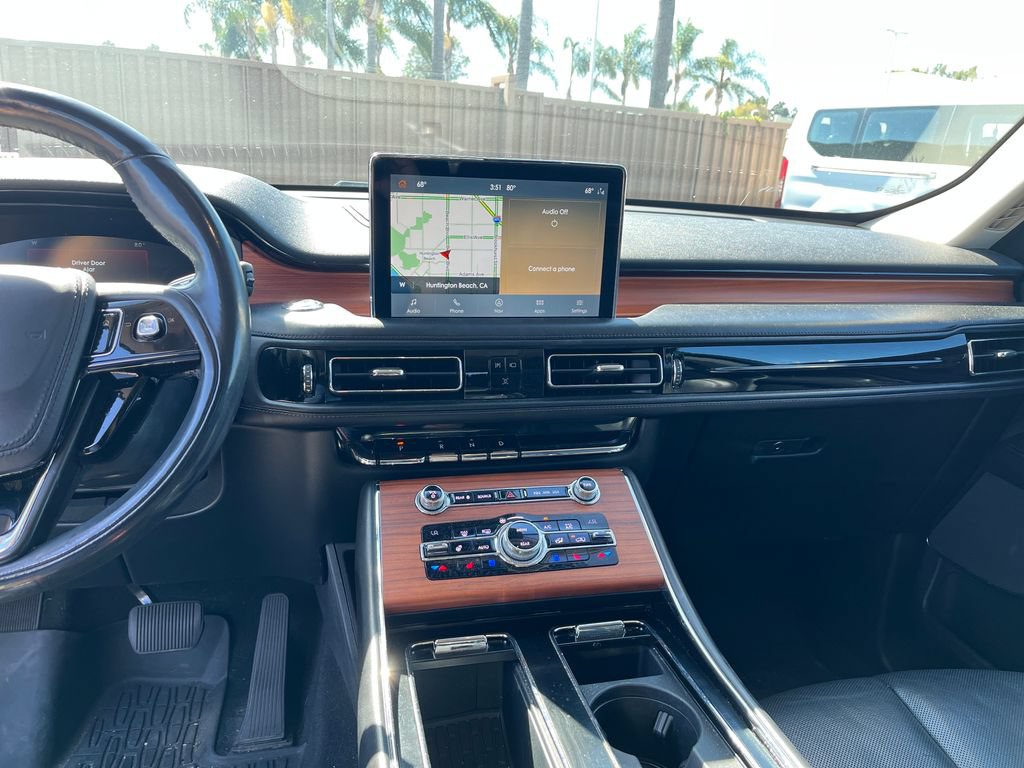 Used 2020 Lincoln Aviator Reserve w/ Equipment Group 201A RWD image 17