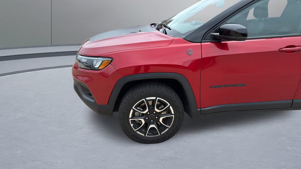 Used 2025 Jeep Compass Trailhawk AWD/4WD image 20