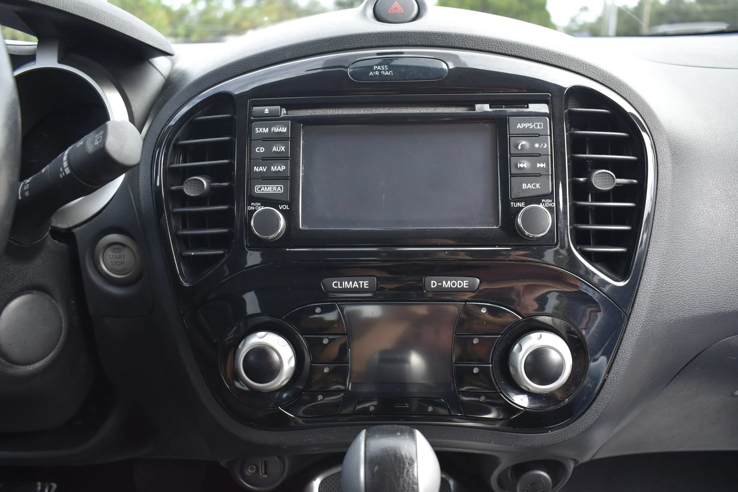 Used 2016 Nissan Juke SL FWD image 12