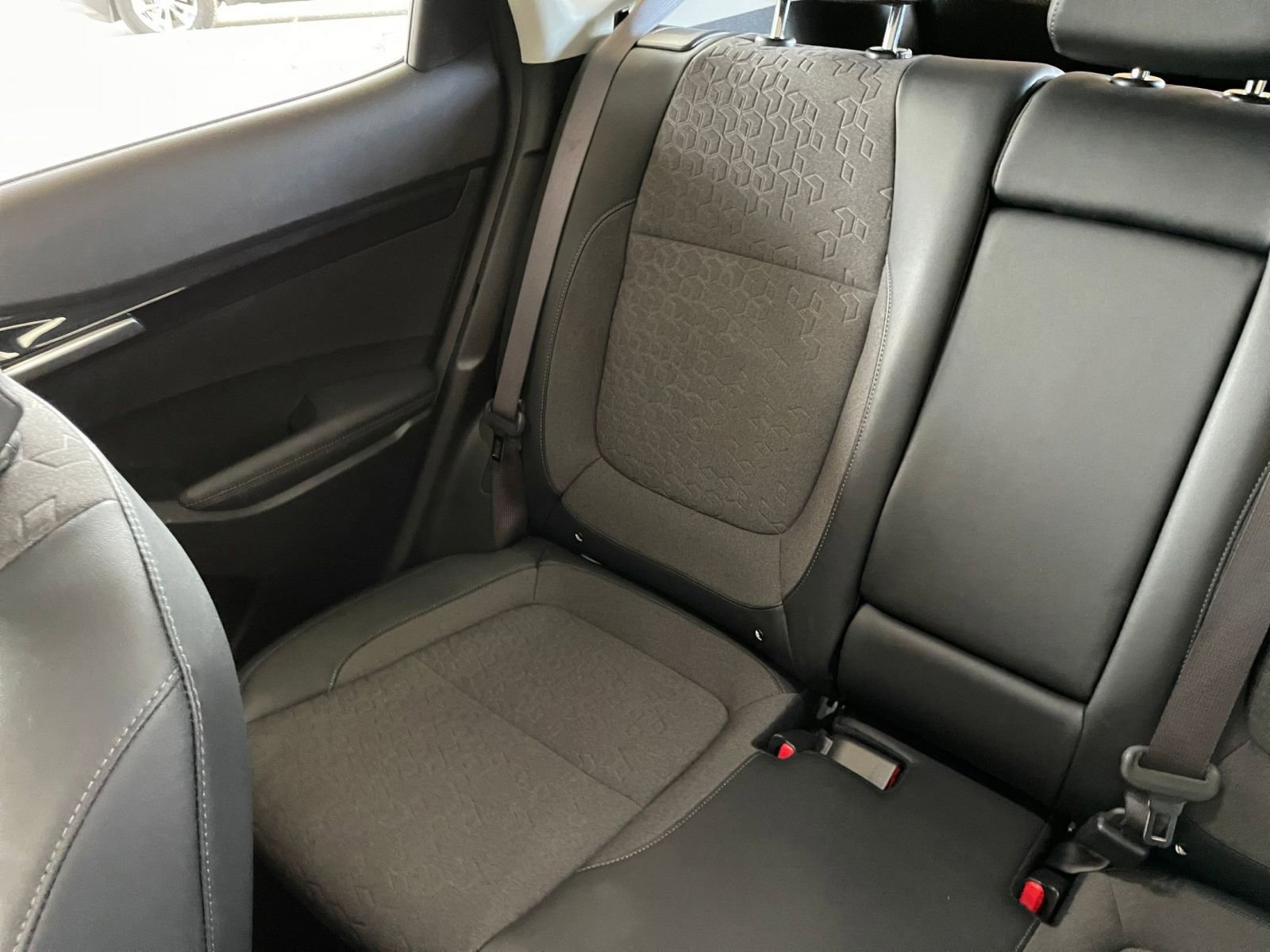 Used 2025 Kia Seltos S FWD image 40