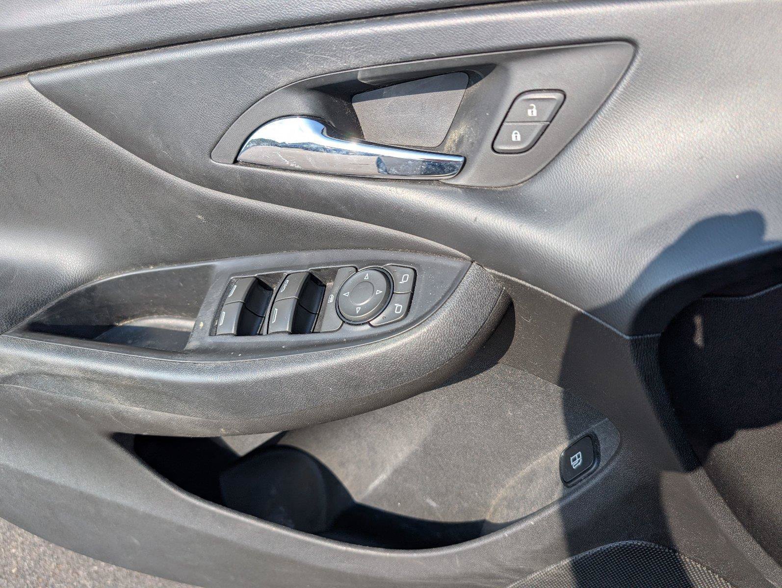 Used 2017 Chevrolet Volt LT FWD image 16