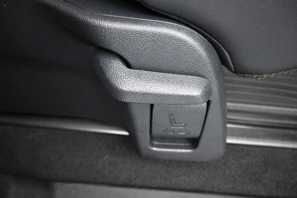 Used 2021 Toyota Sienna XSE FWD image 43