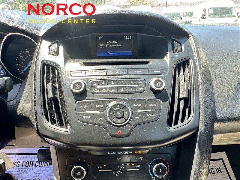 Used 2015 Ford Focus SE FWD image 18