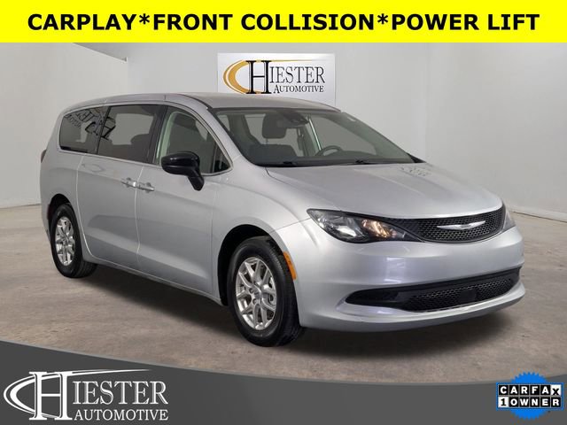 Used 2024 Chrysler Voyager LX image 1