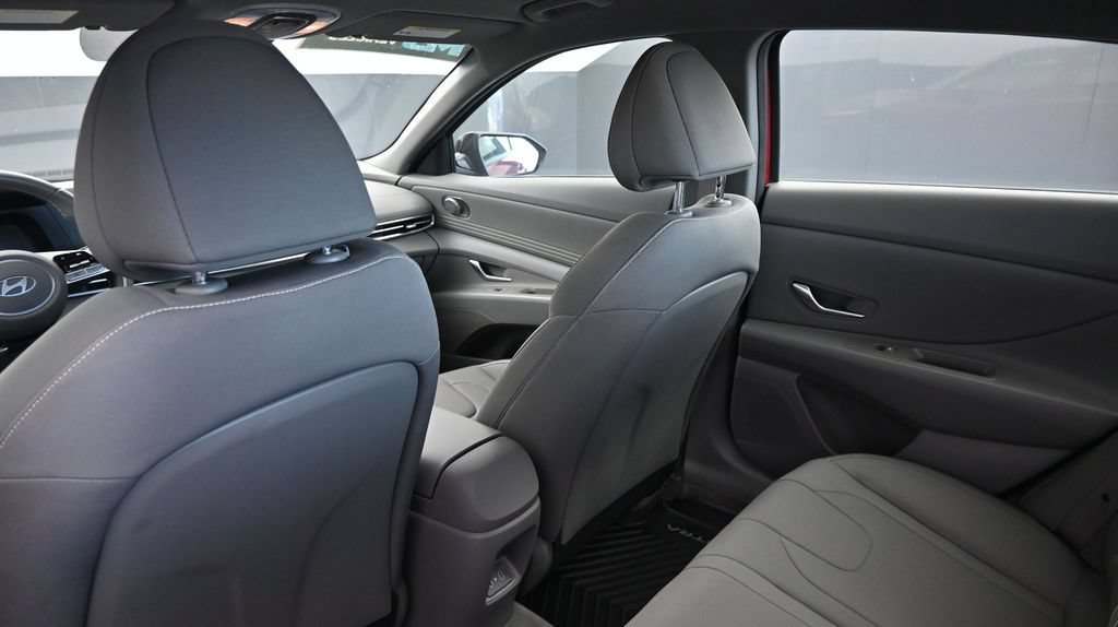 Used 2025 Hyundai Elantra Sport FWD image 20
