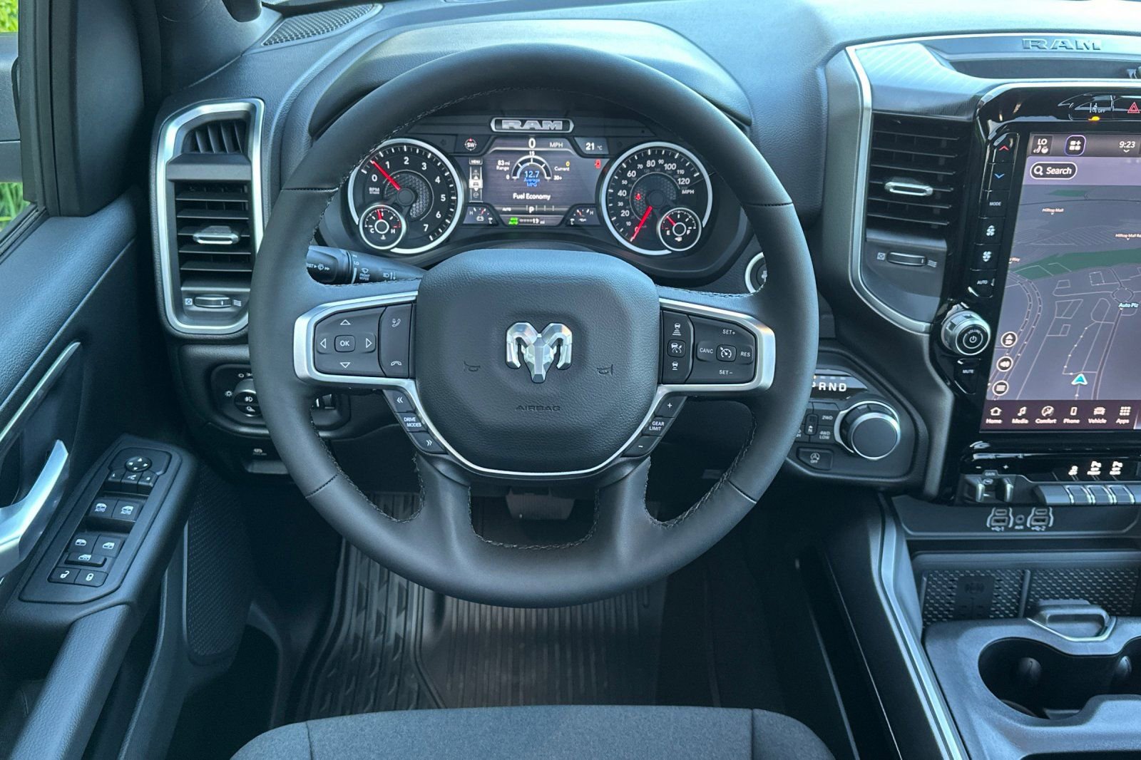 New 2026 RAM 1500 4x4 Crew Cab image 14