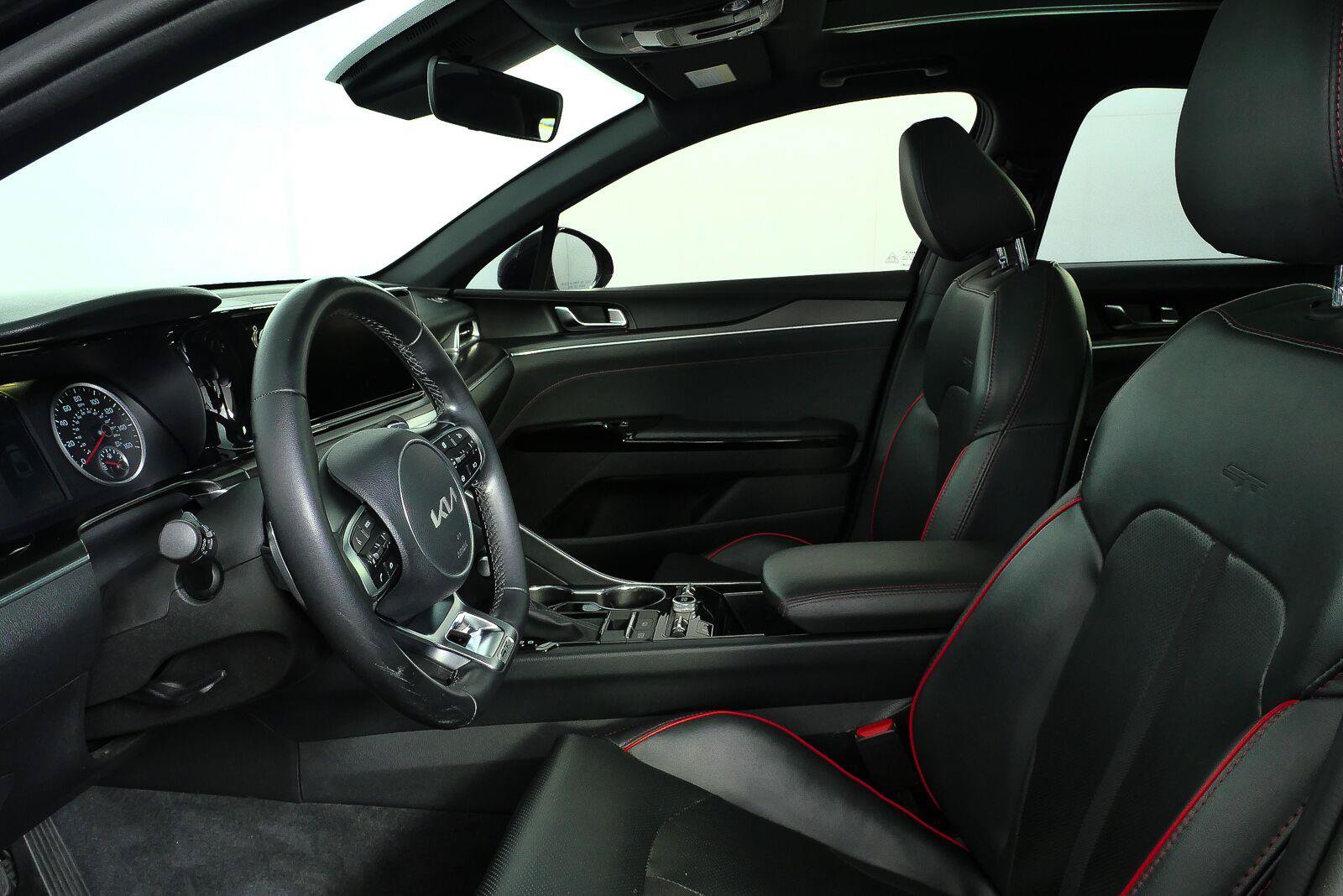 Used 2023 Kia K5 GT FWD image 5