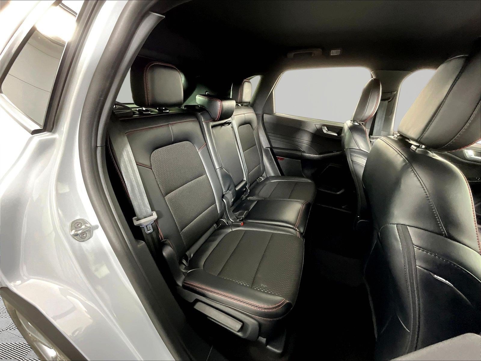 Used 2025 Ford Escape ST-Line Select AWD/4WD image 25