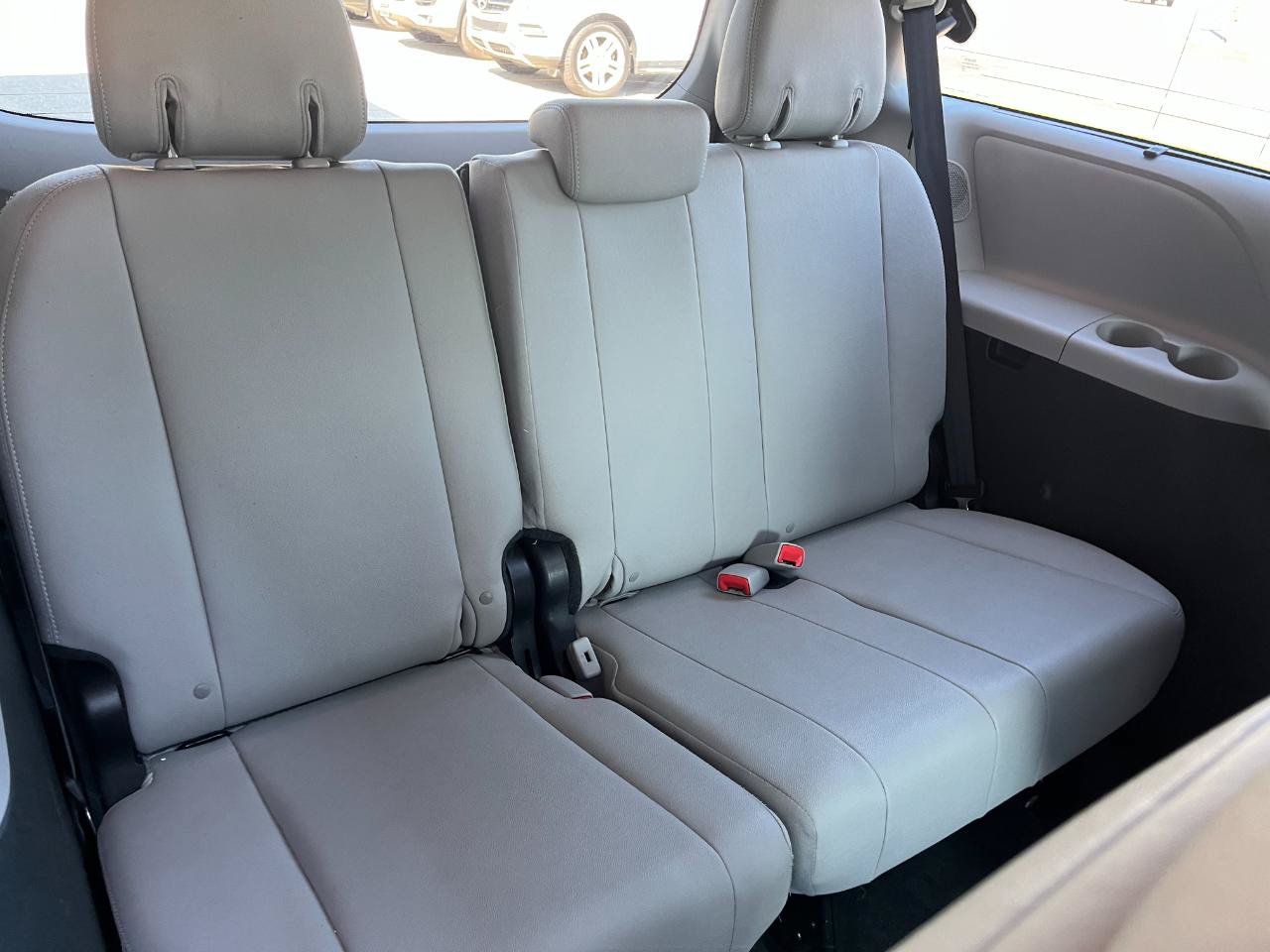 Used 2015 Toyota Sienna Limited FWD image 21