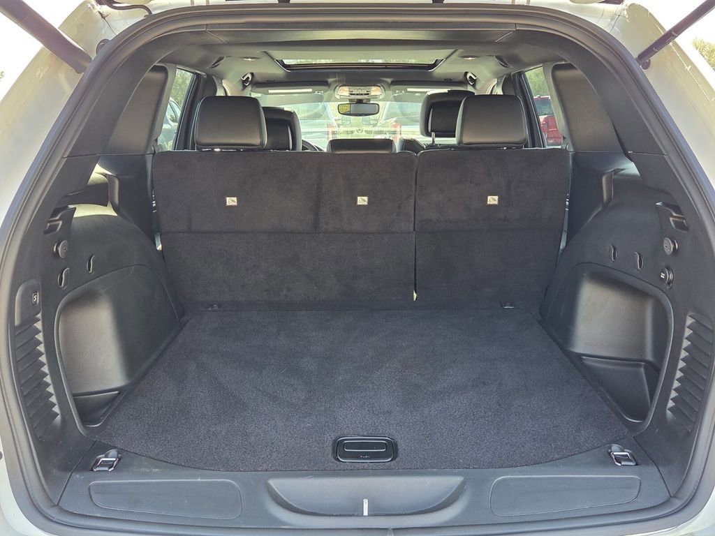 Used 2022 Jeep Grand Cherokee Limited image 11