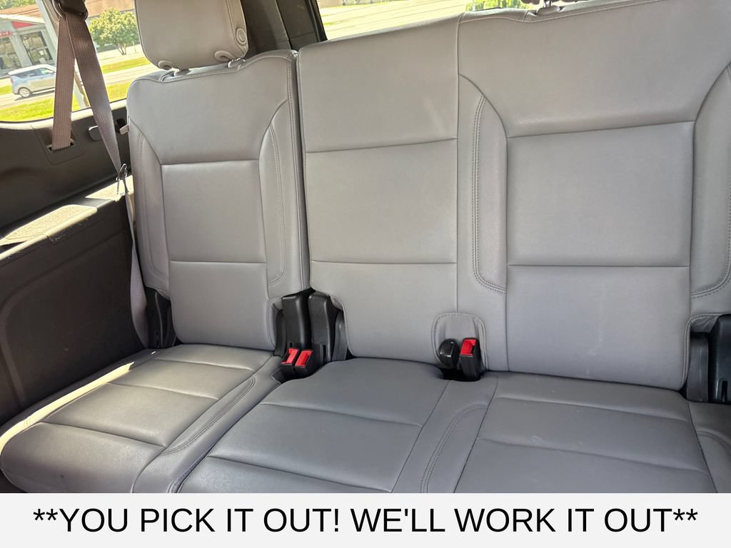 Used 2024 Chevrolet Suburban LT RWD image 25