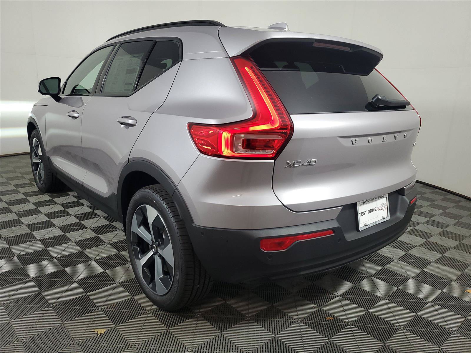 New 2026 Volvo XC40 B5 Plus w/ Protection Package Premier AWD/4WD image 4