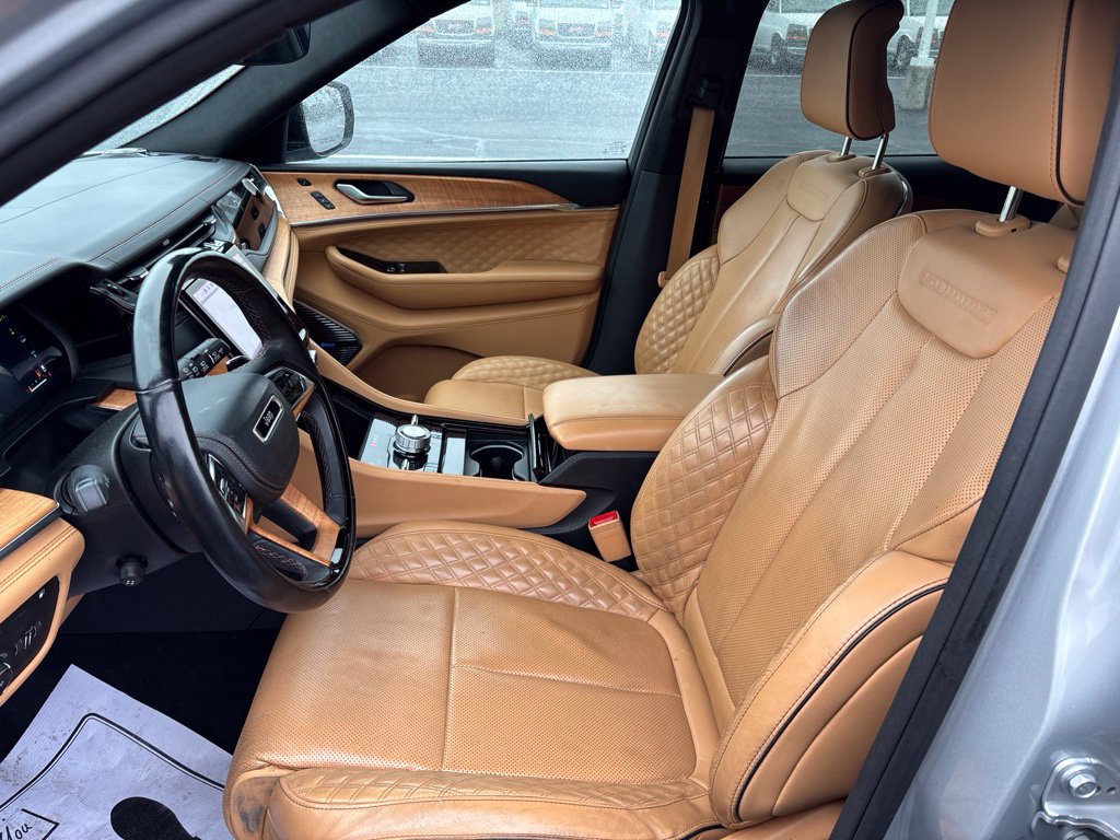 Used 2022 Jeep Grand Cherokee Summit AWD/4WD image 25