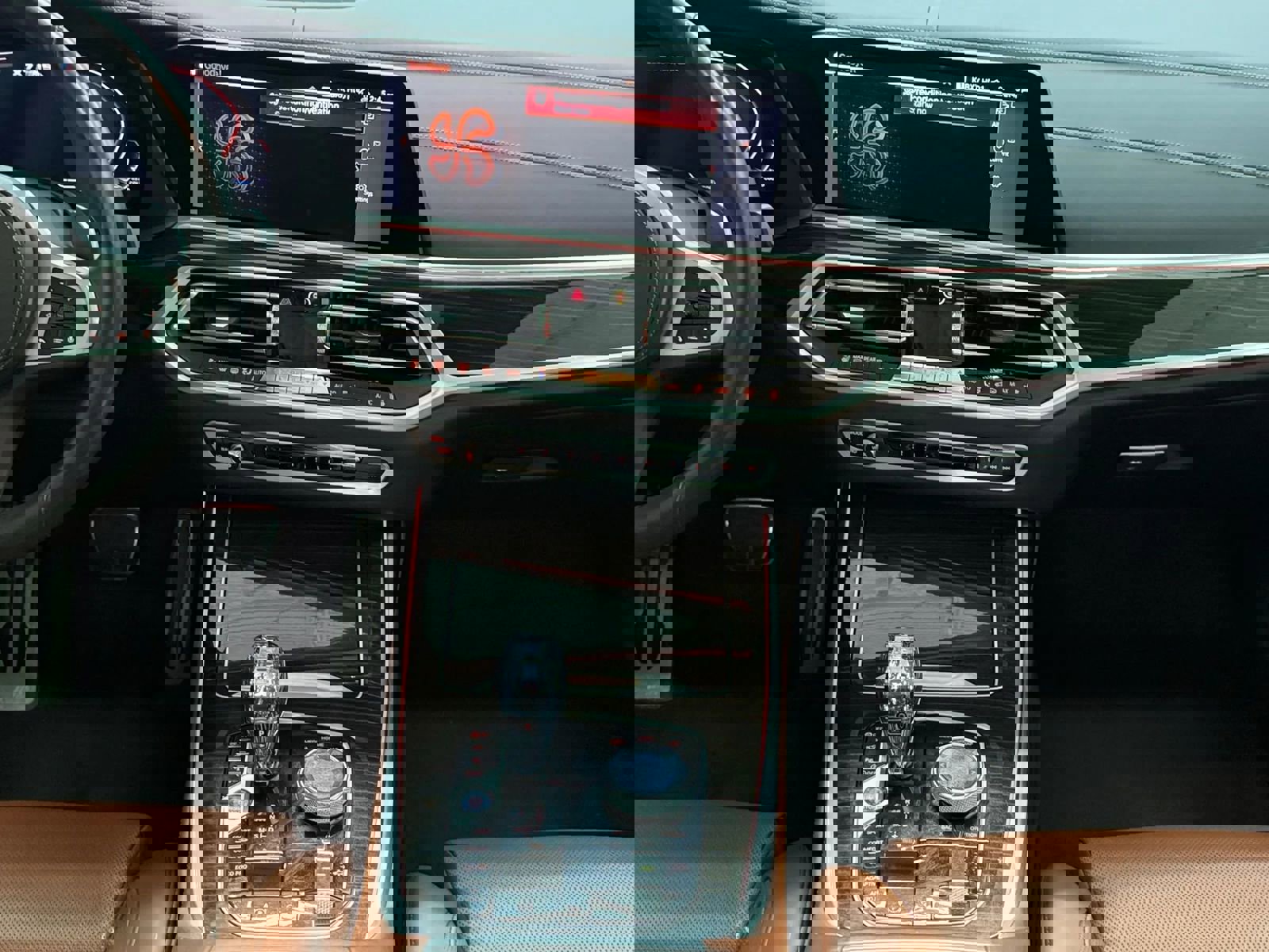 Used 2021 BMW X7 M50i w/ Luxury Seating Package image 10