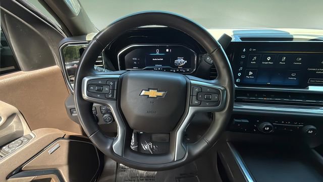 Used 2025 Chevrolet Silverado 2500 LTZ w/ LTZ Premium Package AWD/4WD image 11